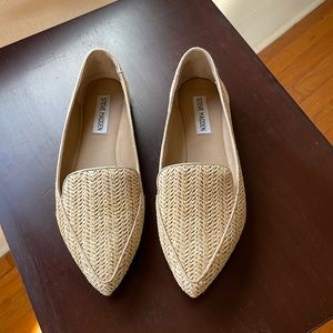 Steve Madden Feather Natural Raffia Pointed Loafers. Size 8. Work shoes